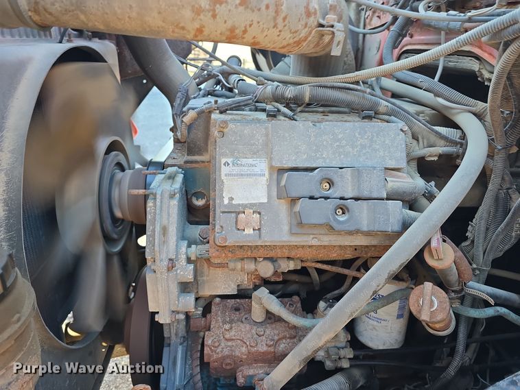 image for item LW9983 1999 International 4900 dump truck