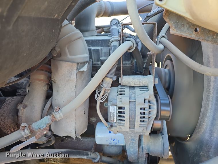 image for item LW9983 1999 International 4900 dump truck