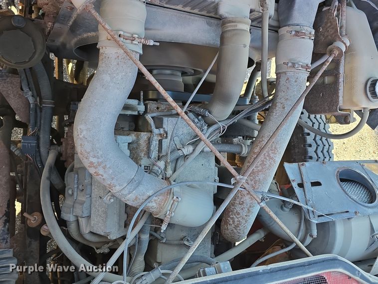 image for item LW9983 1999 International 4900 dump truck