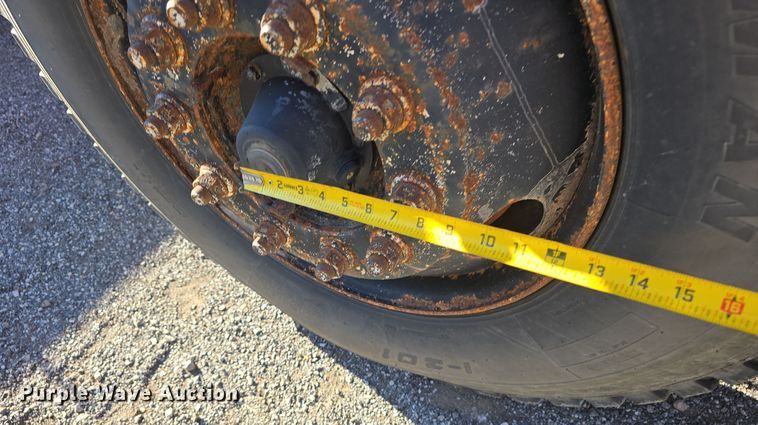 image for item LW9983 1999 International 4900 dump truck