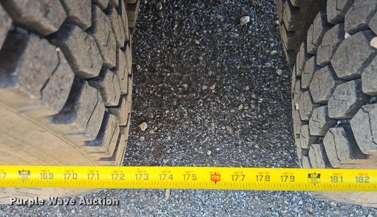 image for item LW9983 1999 International 4900 dump truck