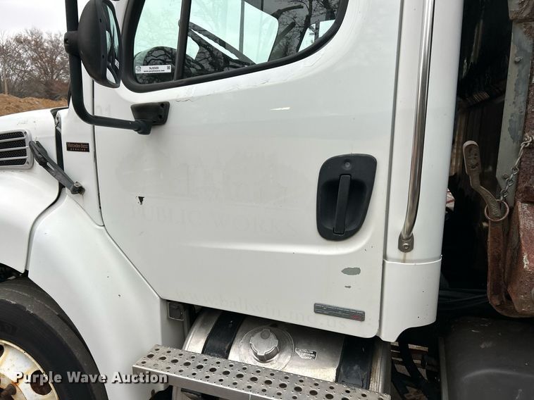 image for item NJ9589 2009 Freightliner Business Class M2  dump truck