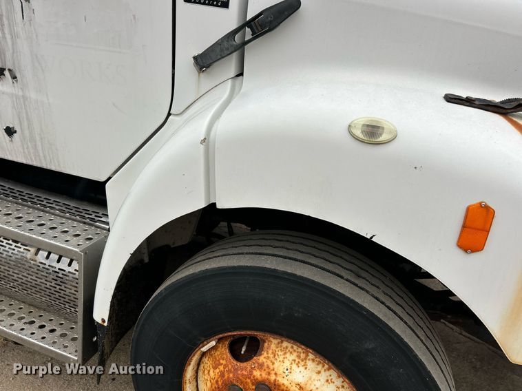 image for item NJ9589 2009 Freightliner Business Class M2  dump truck