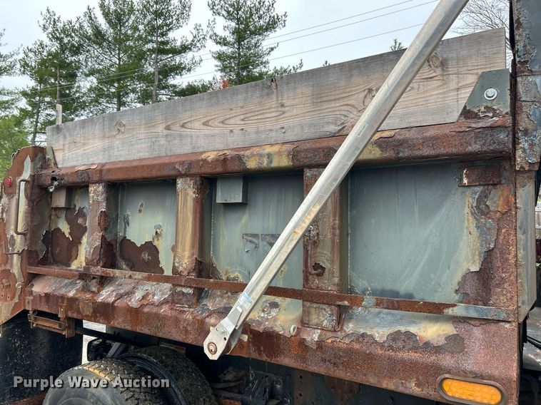 image for item NJ9589 2009 Freightliner Business Class M2  dump truck