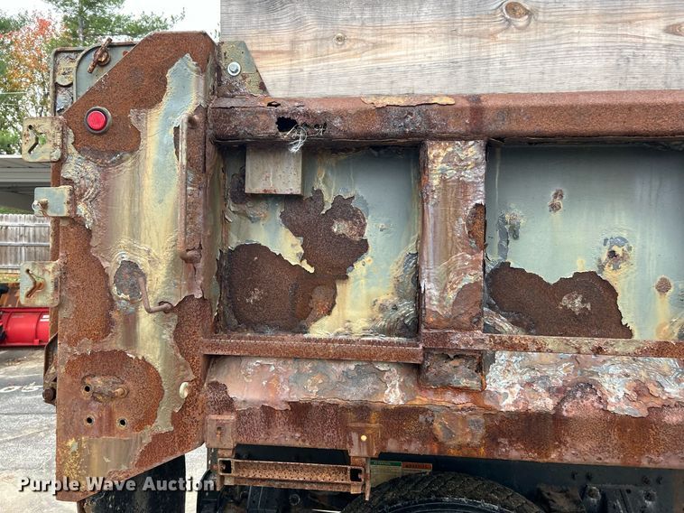 image for item NJ9589 2009 Freightliner Business Class M2  dump truck