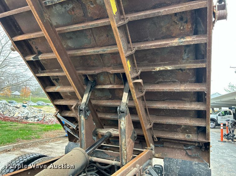 image for item NJ9589 2009 Freightliner Business Class M2  dump truck