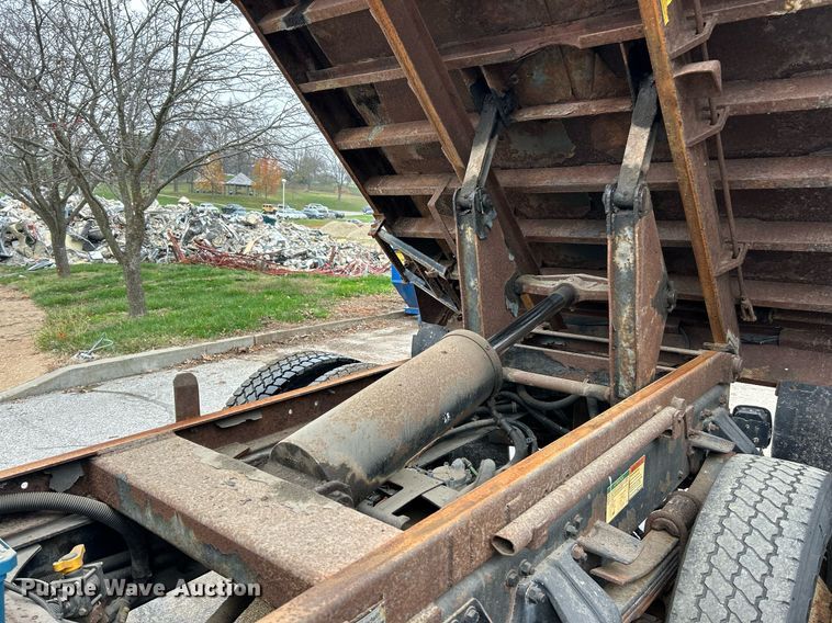 image for item NJ9589 2009 Freightliner Business Class M2  dump truck