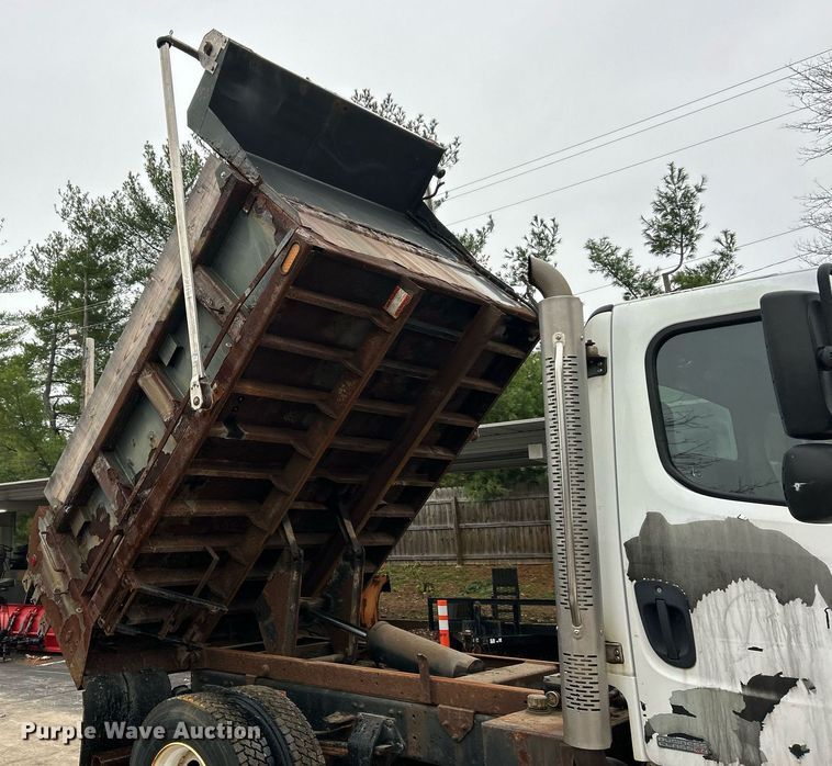 image for item NJ9589 2009 Freightliner Business Class M2  dump truck