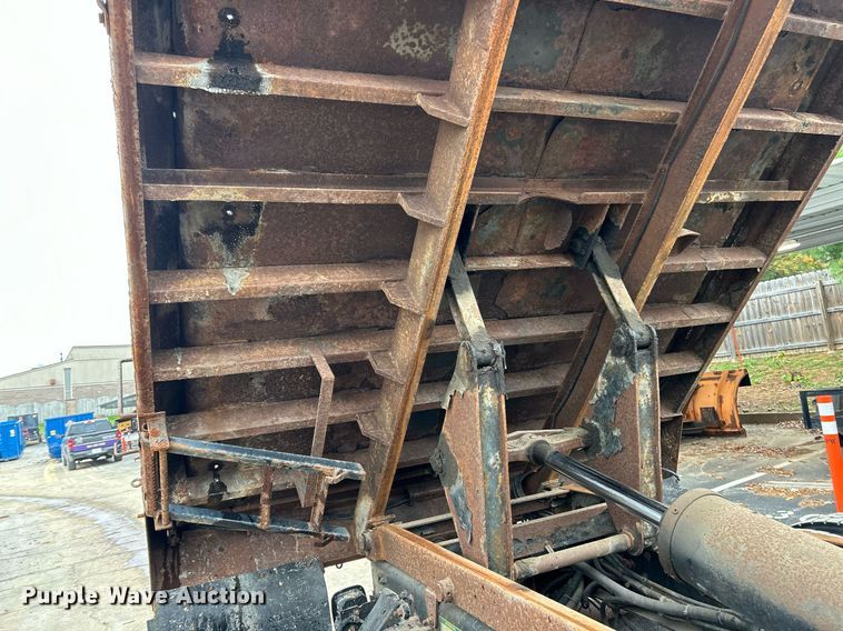 image for item NJ9589 2009 Freightliner Business Class M2  dump truck