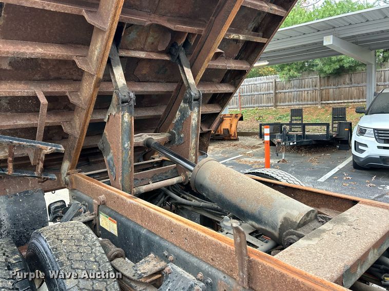 image for item NJ9589 2009 Freightliner Business Class M2  dump truck