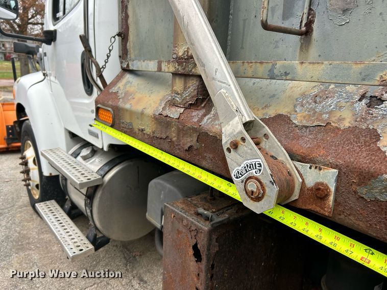 image for item NJ9589 2009 Freightliner Business Class M2  dump truck