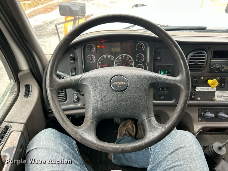 image for item NJ9589 2009 Freightliner Business Class M2  dump truck