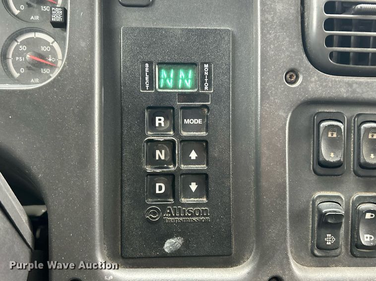 image for item NJ9589 2009 Freightliner Business Class M2  dump truck