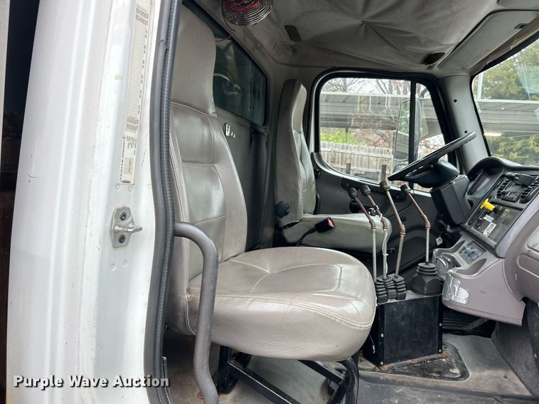 image for item NJ9589 2009 Freightliner Business Class M2  dump truck