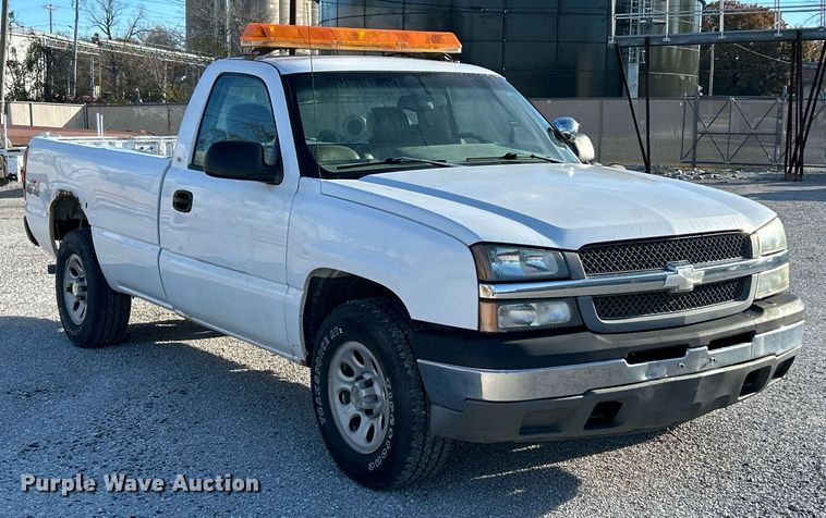 image for item NJ9595 2005 Chevrolet Silverado 1500 pickup truck