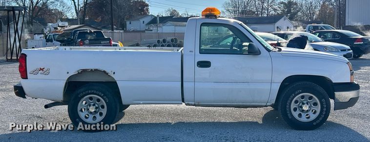 image for item NJ9595 2005 Chevrolet Silverado 1500 pickup truck