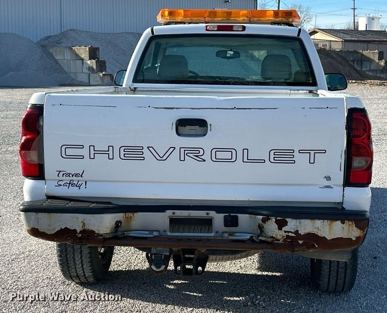 image for item NJ9595 2005 Chevrolet Silverado 1500 pickup truck