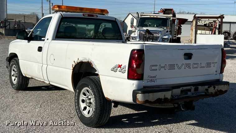 image for item NJ9595 2005 Chevrolet Silverado 1500 pickup truck