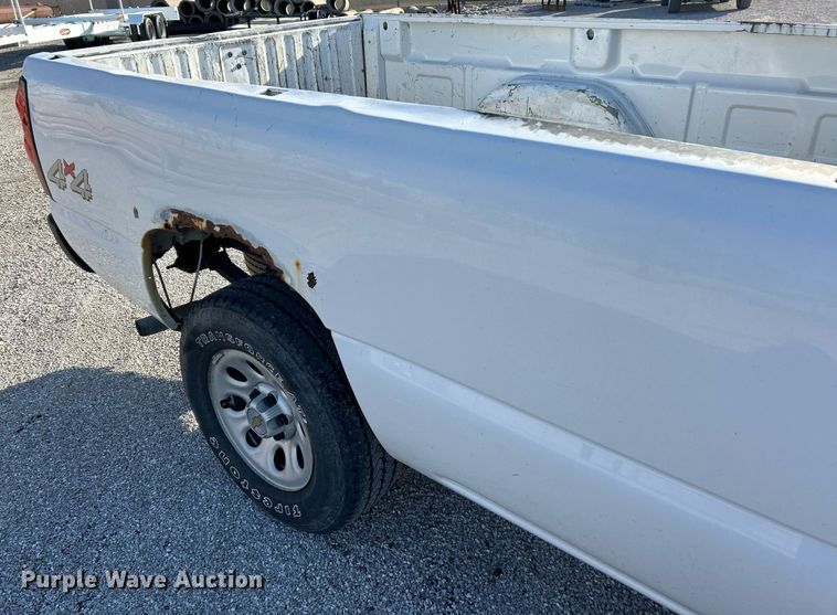 image for item NJ9595 2005 Chevrolet Silverado 1500 pickup truck