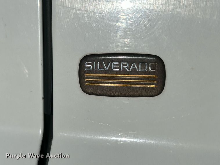 image for item NJ9595 2005 Chevrolet Silverado 1500 pickup truck