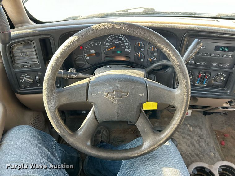 image for item NJ9595 2005 Chevrolet Silverado 1500 pickup truck