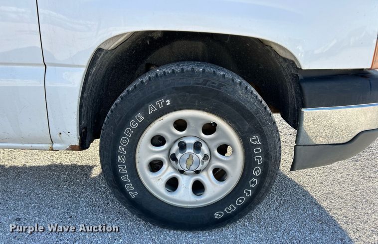 image for item NJ9595 2005 Chevrolet Silverado 1500 pickup truck