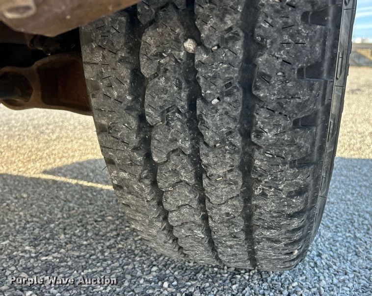 image for item NJ9595 2005 Chevrolet Silverado 1500 pickup truck