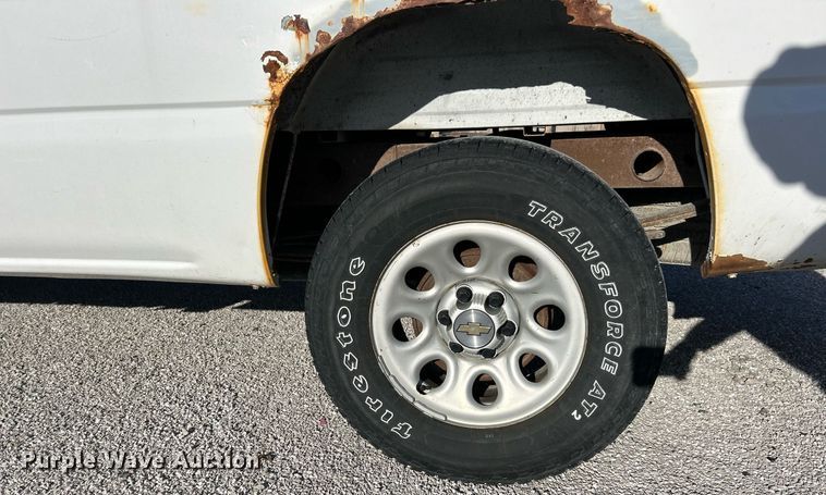 image for item NJ9595 2005 Chevrolet Silverado 1500 pickup truck