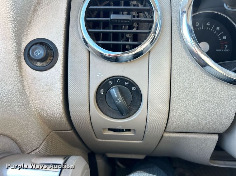 image for item NJ9596 2007 Ford Explorer XLT SUV