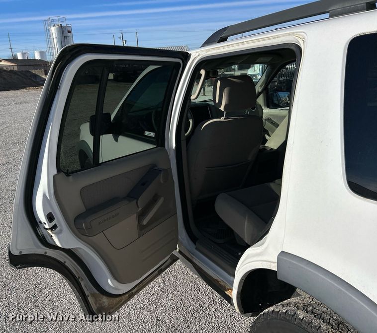 image for item NJ9596 2007 Ford Explorer XLT SUV