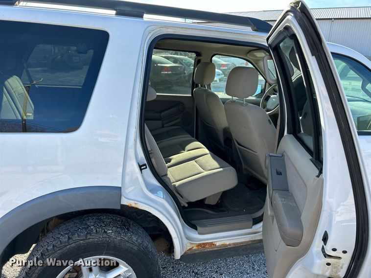 image for item NJ9596 2007 Ford Explorer XLT SUV