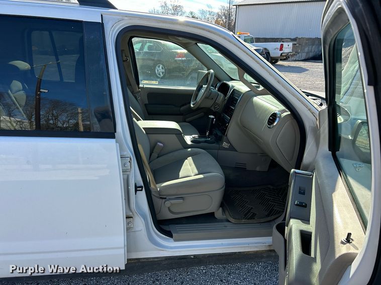 image for item NJ9596 2007 Ford Explorer XLT SUV