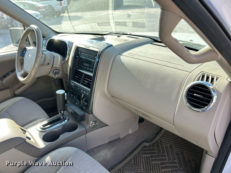 image for item NJ9596 2007 Ford Explorer XLT SUV