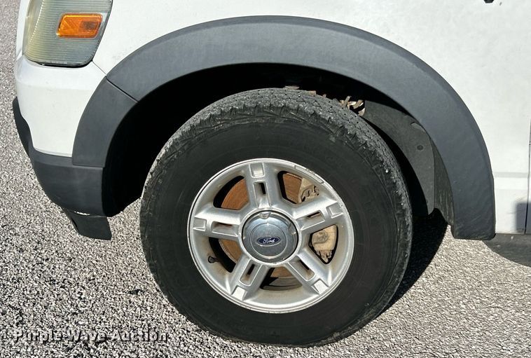 image for item NJ9596 2007 Ford Explorer XLT SUV