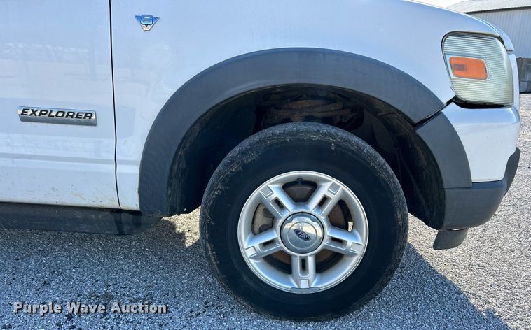image for item NJ9596 2007 Ford Explorer XLT SUV