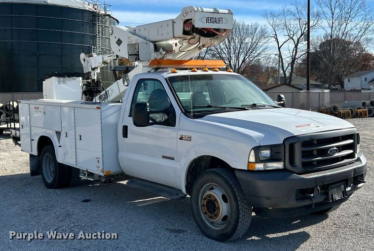 image for item NJ9597 2004 Ford F550 Super Duty XL bucket truck