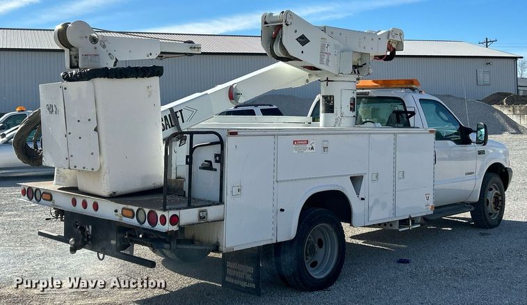 image for item NJ9597 2004 Ford F550 Super Duty XL bucket truck
