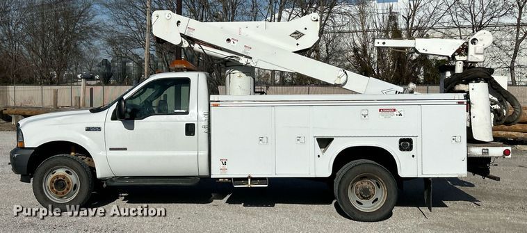 image for item NJ9597 2004 Ford F550 Super Duty XL bucket truck