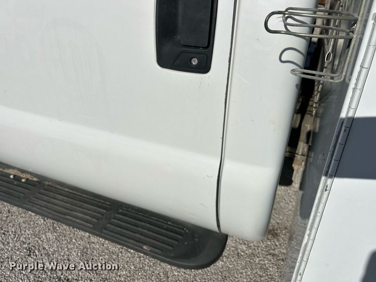 image for item NJ9597 2004 Ford F550 Super Duty XL bucket truck