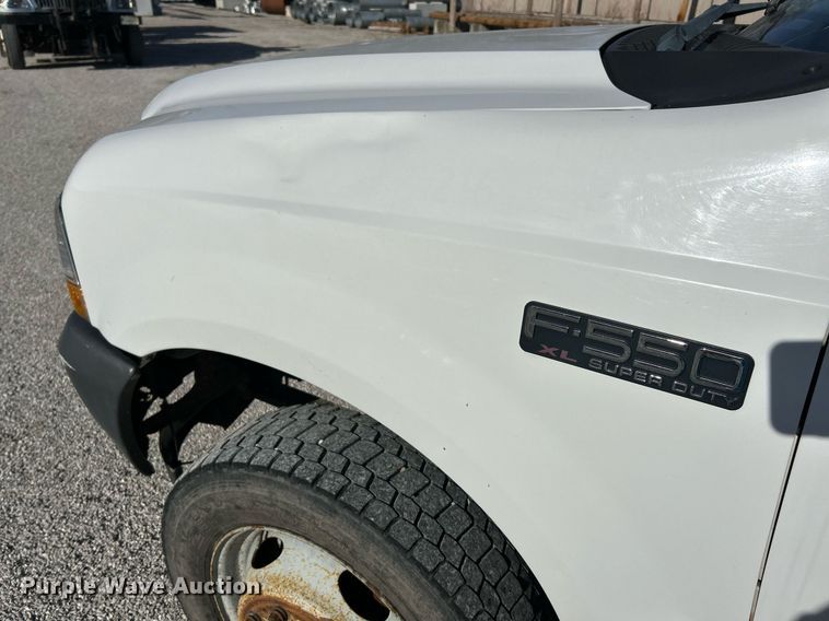 image for item NJ9597 2004 Ford F550 Super Duty XL bucket truck