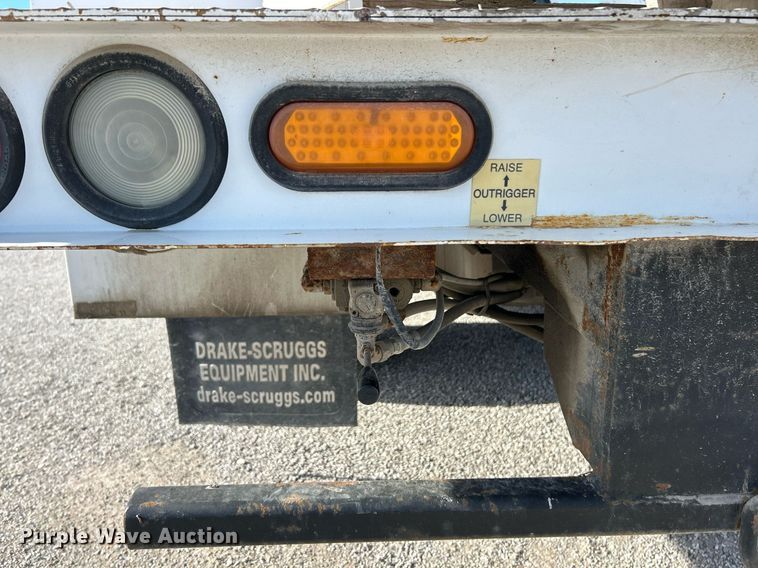 image for item NJ9597 2004 Ford F550 Super Duty XL bucket truck