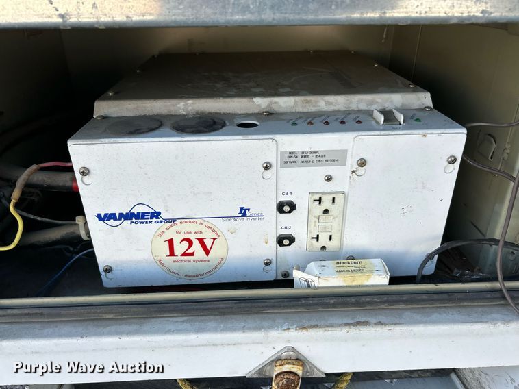 image for item NJ9597 2004 Ford F550 Super Duty XL bucket truck