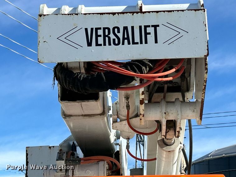 image for item NJ9597 2004 Ford F550 Super Duty XL bucket truck