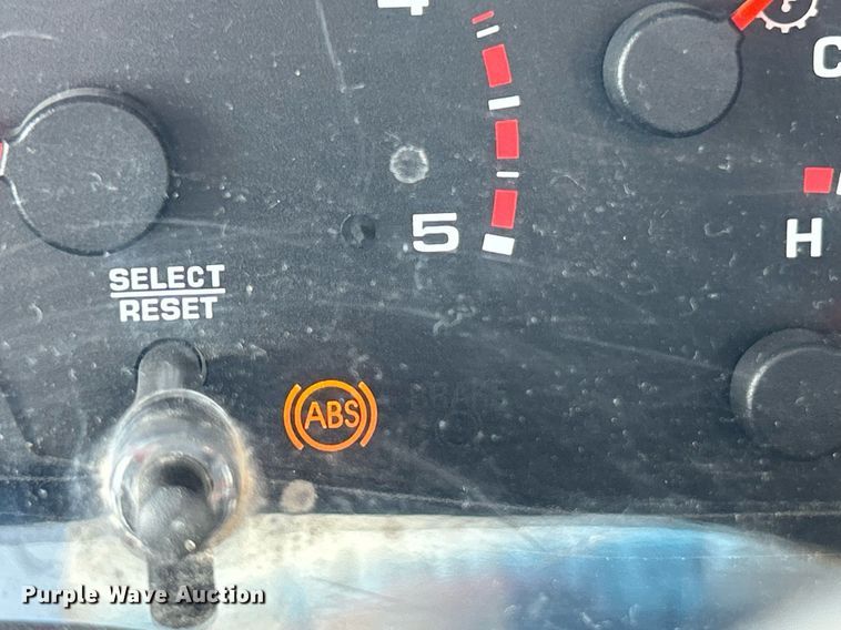 image for item NJ9597 2004 Ford F550 Super Duty XL bucket truck