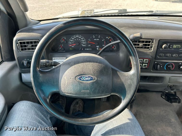 image for item NJ9597 2004 Ford F550 Super Duty XL bucket truck