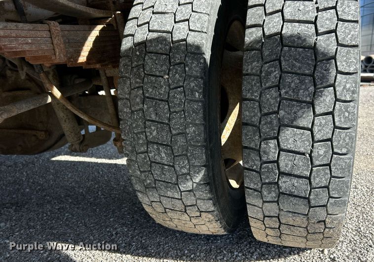 image for item NJ9597 2004 Ford F550 Super Duty XL bucket truck