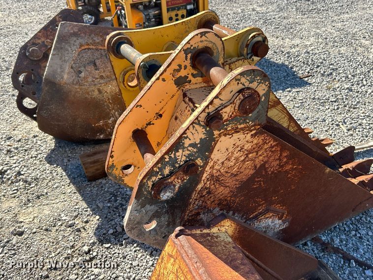 image for item NJ9599 (4) buckets