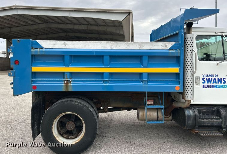 image for item NJ9609 1998 International 4700 dump truck