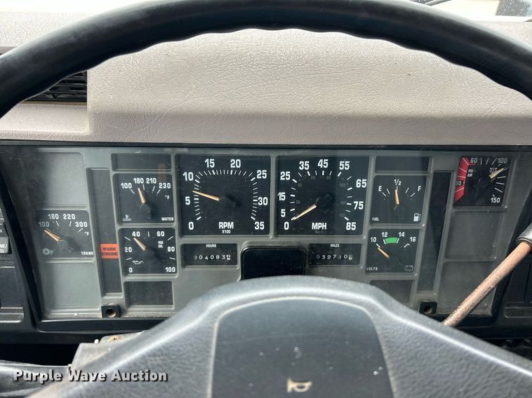 image for item NJ9609 1998 International 4700 dump truck