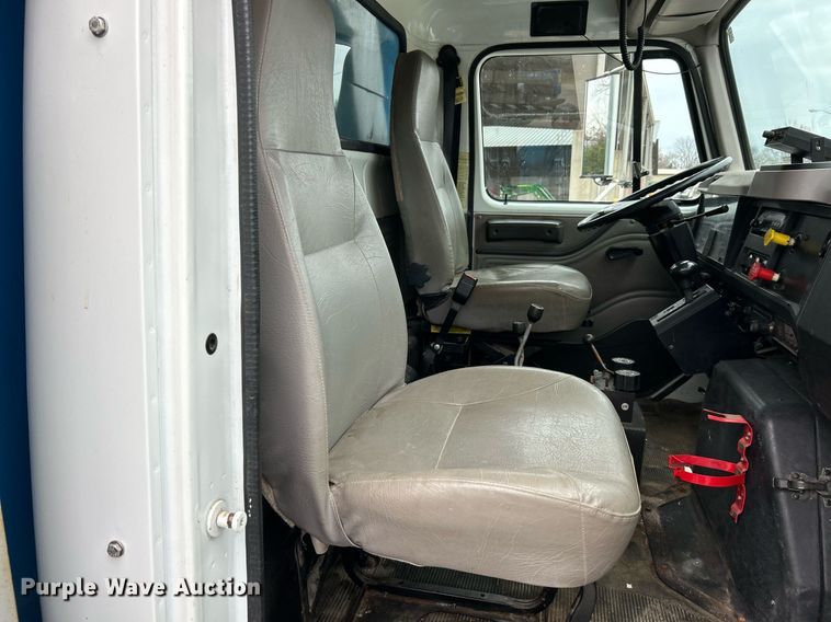 image for item NJ9609 1998 International 4700 dump truck